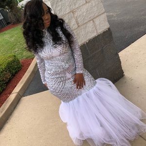 Silver & white prom dress #prom